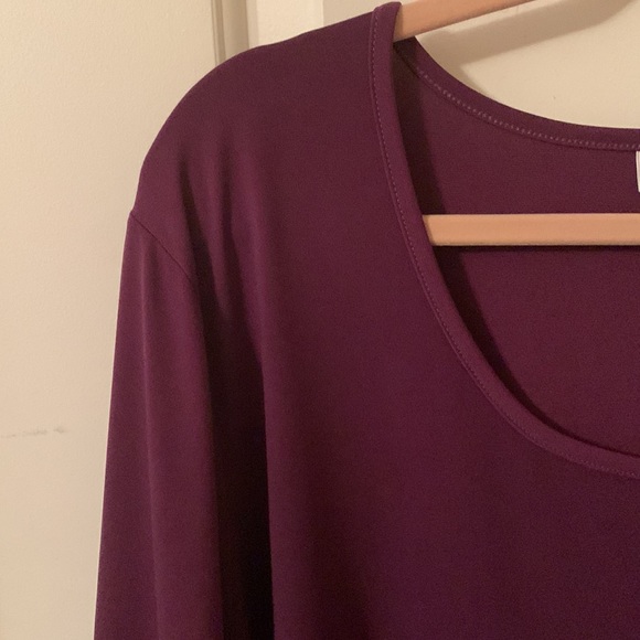 EUC Avenue burgundy stretchy flutter sleeves scoop neck tunic size 30/32 - Picture 4 of 12